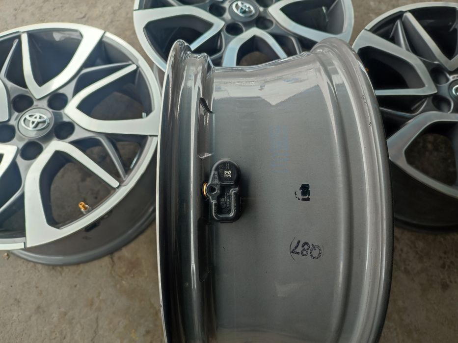 17" оригинални алуминиеви джанти за Toyota Rav4/C-HR,Corolla,Camry...