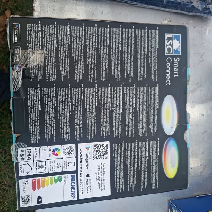 Corp iluminat Led, cu sistem inteligent conectare telefon, telecomanda, nou,  Belgia