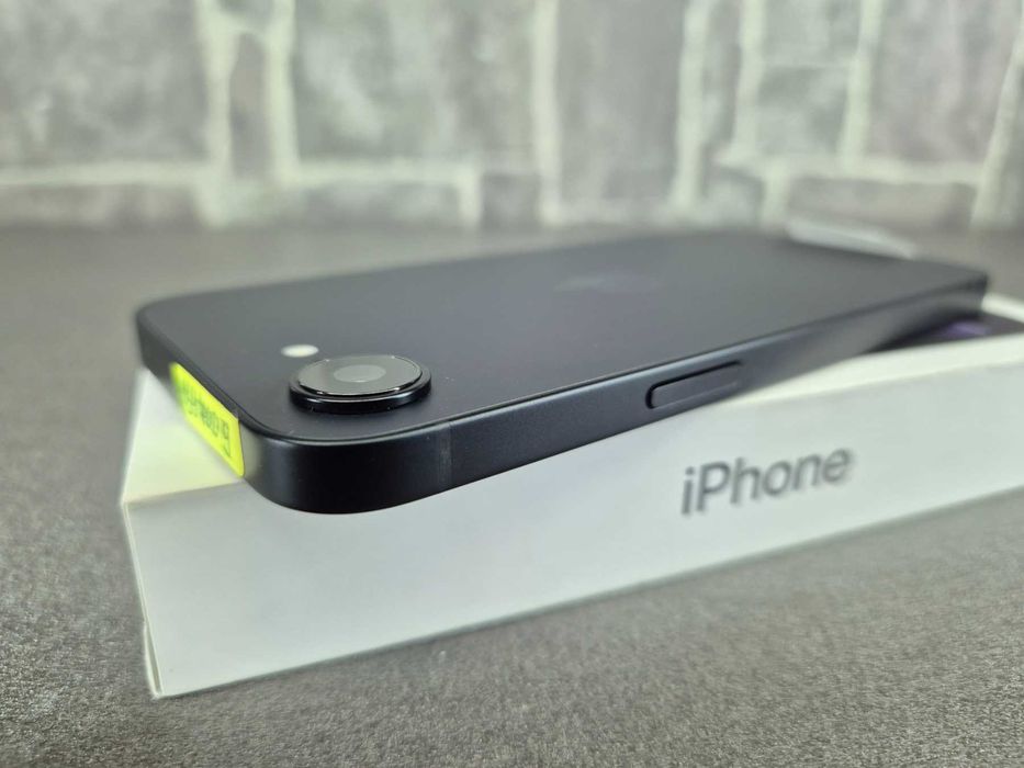 Apple iPhone 17e 256GB Чисто нов! Нестартиран!