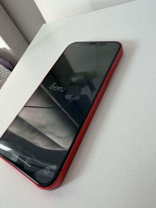 Продам Айфон 12