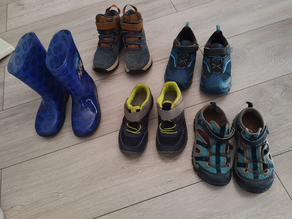 Vând sandale, adidași, cizme guma, ghete, tricou, hanorac băieți