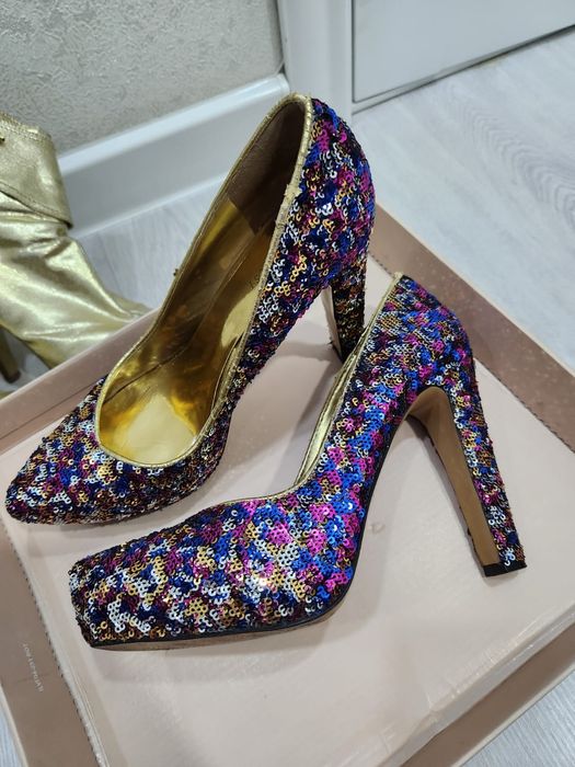 Каблуки в отличном состоянии