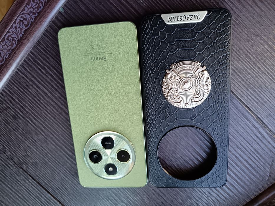 Редми 14С . 256 гб в идеале комплект.