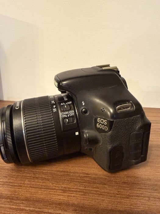 DSLR Canon EOS 600D Kit 18-55mm IS II + Battery Grip + 4 Baterii + Accesorii complet