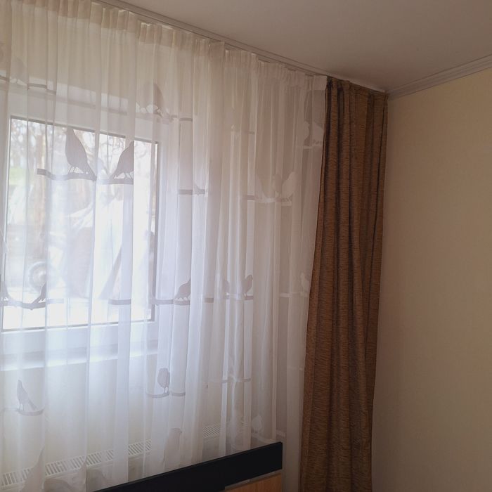 Perdea voal si dublura de perdea + așternuturi 2 perne + plapuma