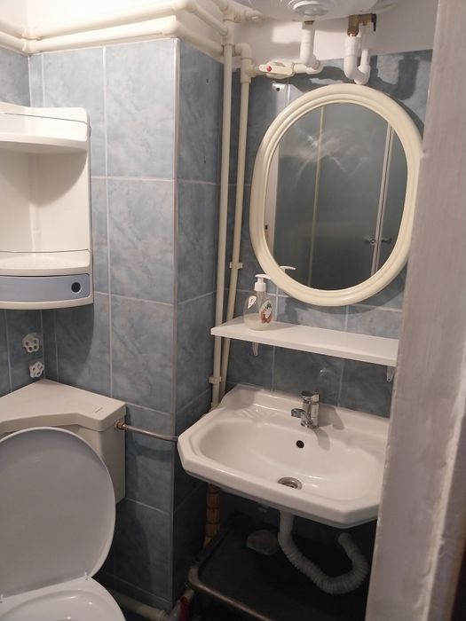 Închiriez garsoniera