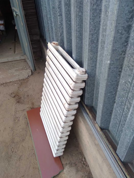 Продам чугунные радиаторы