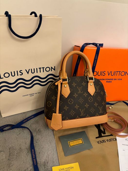 Geantă/Poșetă Louis Vuitton Alma BB 24x18x11