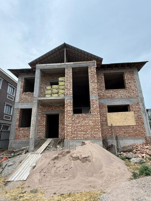 Бригада строителей