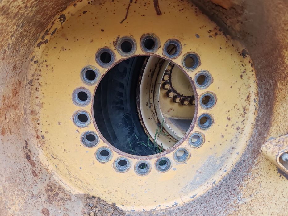 Roti Vola Komatsu WA380-6 Anvelope 23.5/25