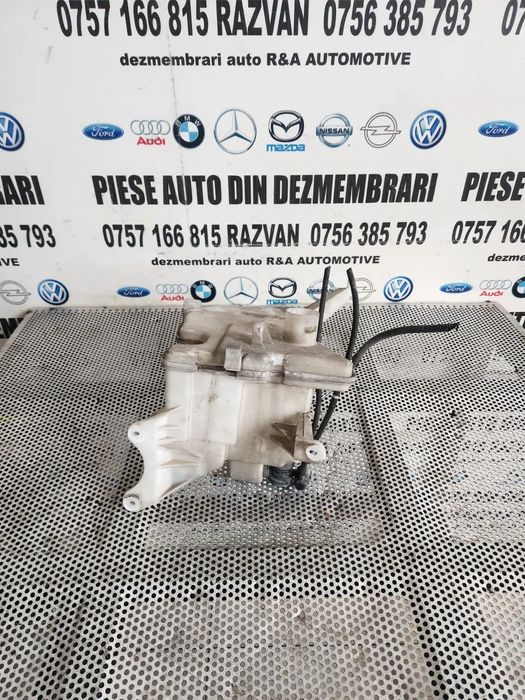 Bidonas Vas Lichid Parbriz Toyota Auris An 2013-2014-2015-2016-2017-2018 Dezmembrez Toyota Auris An
