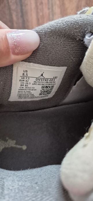 Adidași AIR JORDAN 4 Retro SE Craft Photon Dust, mas 42
