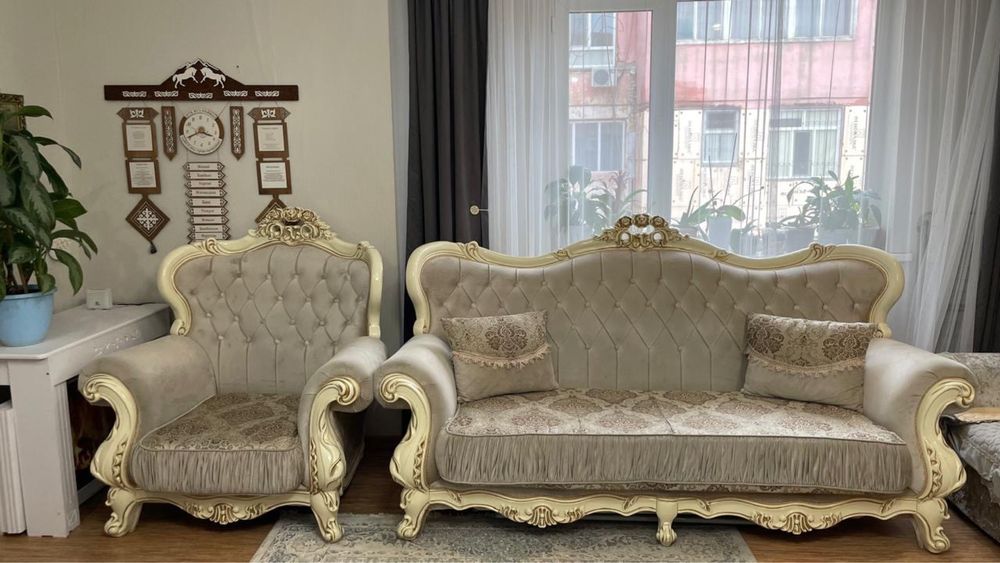 Продам Диван с креслом