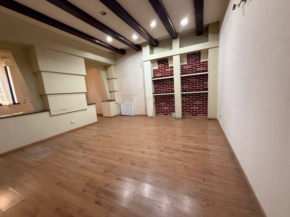 Старт стадион - Сдается в аренду помещение вдоль дороги 160м2