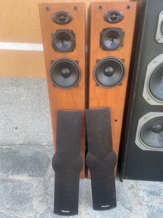Тонколони Pioneer и Sharp