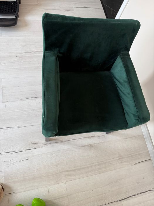 Стол с облегалки за ръце /кресло/