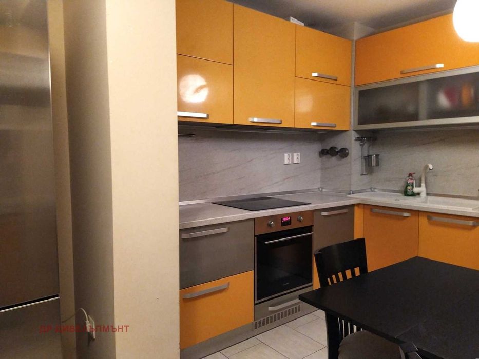 Под наем отличен тристаен,Младост 2 до Метро и Парк