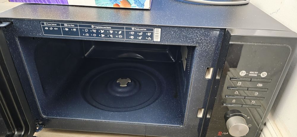 Vând cuptor cu microunde Samsung