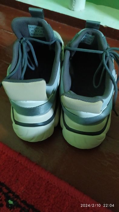 Sportivniy qrossovka eco koja sifati zor suv otmaydi mursqoy krosovka