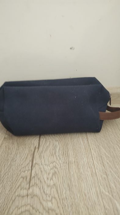 Несесер NIVEA за козметика.