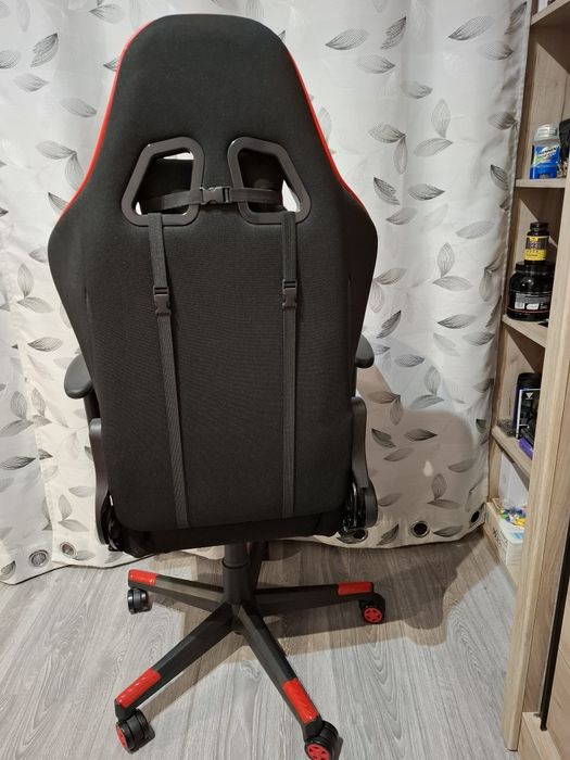 Scaun    gaming   roșu cu negru piele ecologică