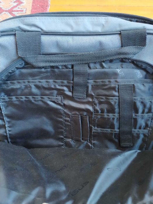 Чанта за лаптоп с три джоба