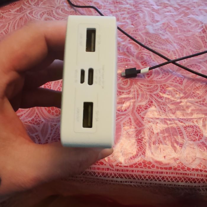 Външна преносима батерия