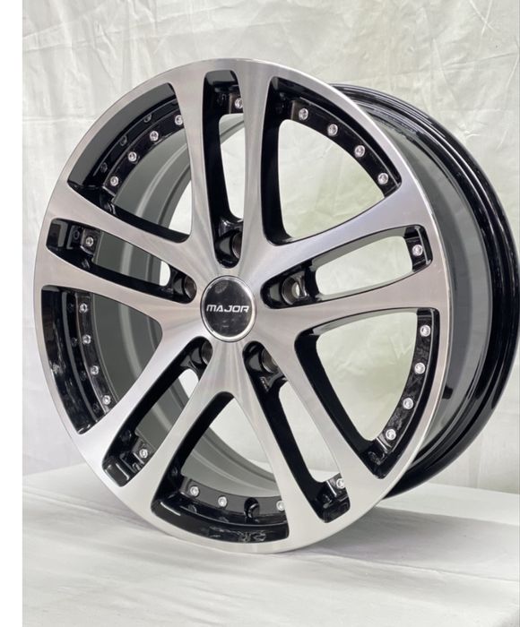 Продается комплект дисков с зимней резиной