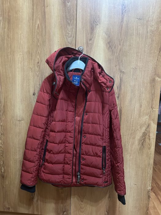 Продам куртку женскую