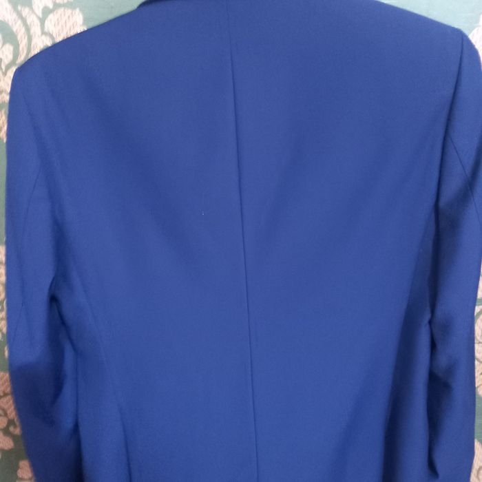 Продам школьный костюм