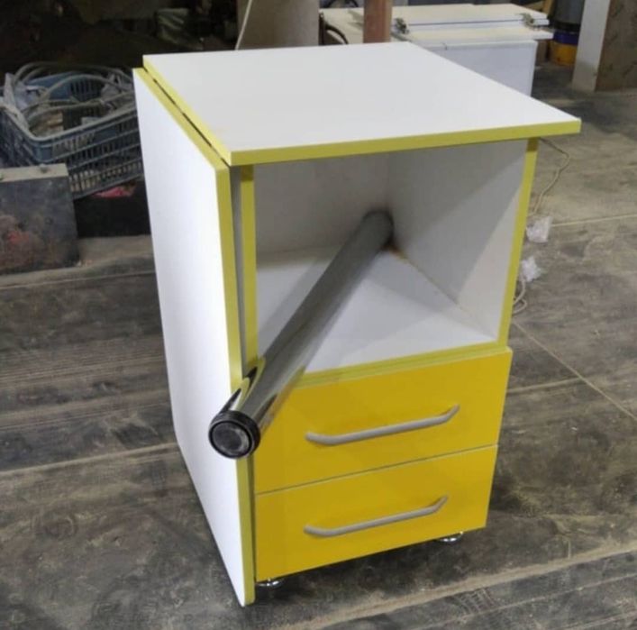 Маникюрный стол раскладной