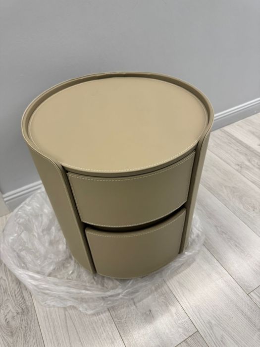 Тумбочка из экокожи