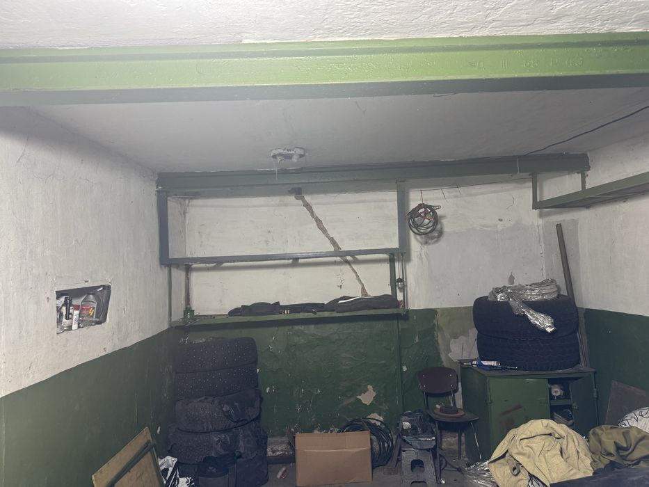 Гараж продам в старом городе на карьере