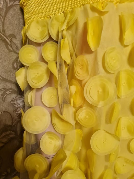 Продам нарядное новое платье