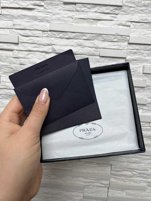 Портмоне на Prada