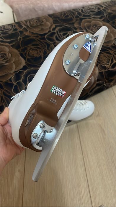 Продам коньки Risport Venus