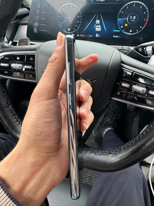 Samsung s10 + продаю