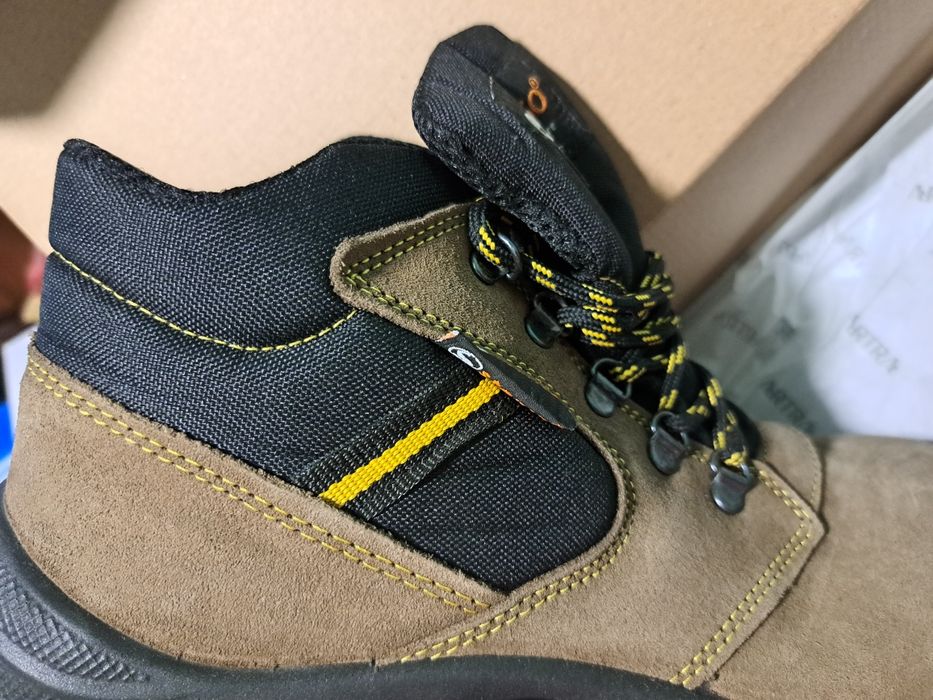 Обувки,маратонки и др.