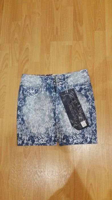 Дантелена рокля и пола Франко Феручи