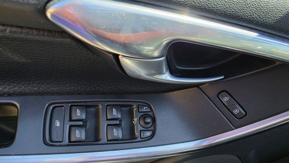 Volvo XC60 D5AWD, 2013, diesel, automata, 267000 km