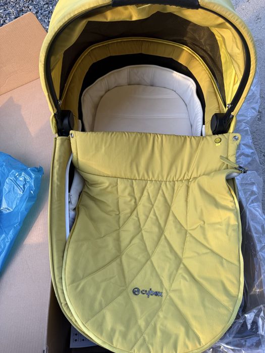 Cybex Priam Lux Carry Cot - Mustard Yellow