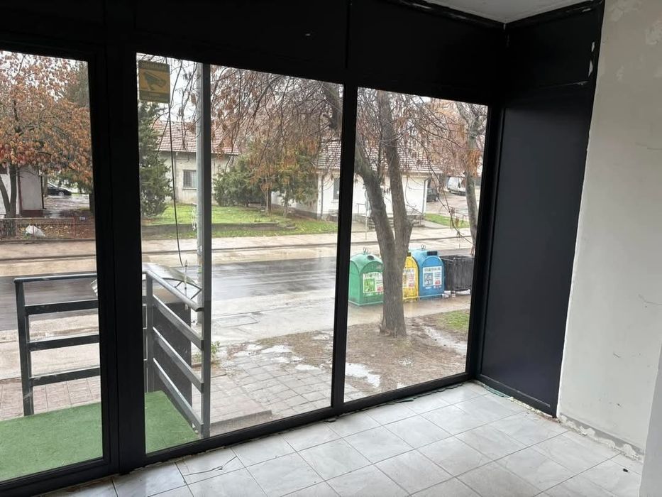 Дава се под наем Магазин в Видин, Петко Каравелов - 55 кв.м за 306 € - Снимка #2