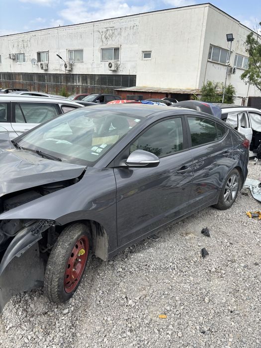 Hyundai Elantra 2.0 MPI на части