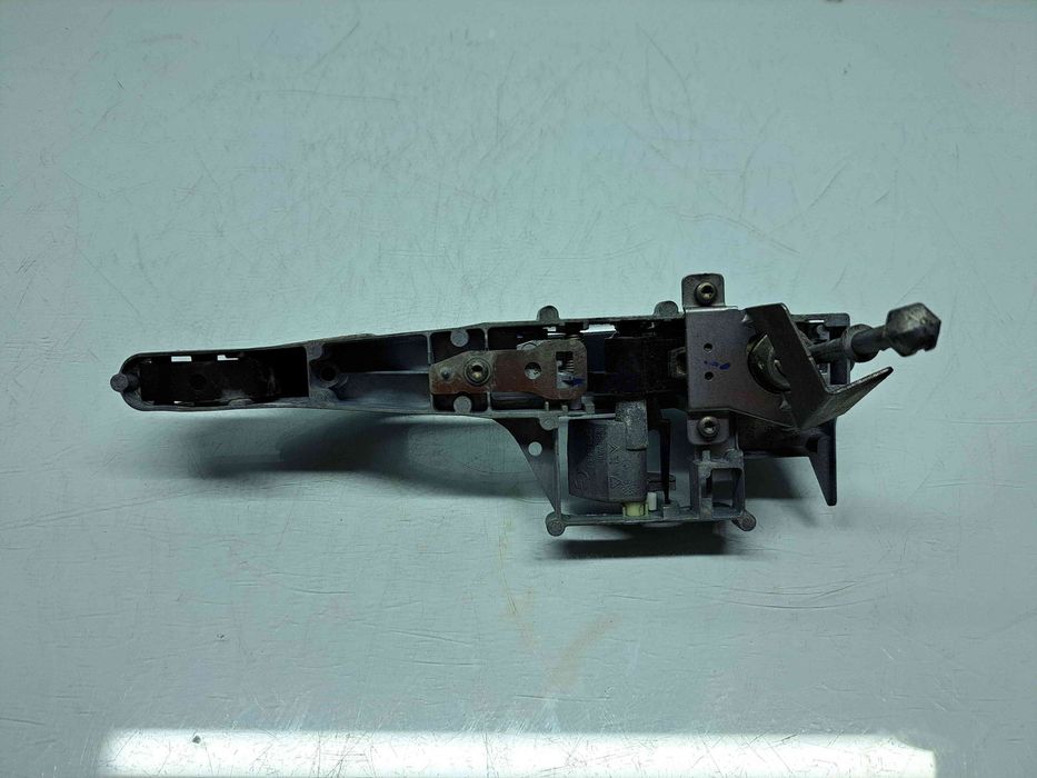 Maner usa stanga fata Peugeot 308 [Fabr 2007-2013]