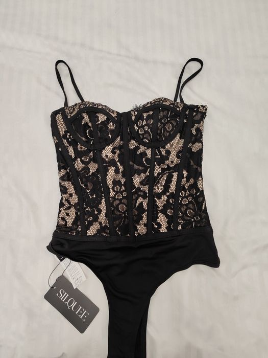 Ново Дантелено боди Xs