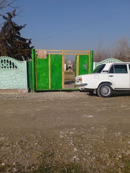 Зудлик билан уй сотилади