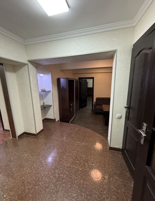 Офис ор,Аския Базар 100м2 есть мебель