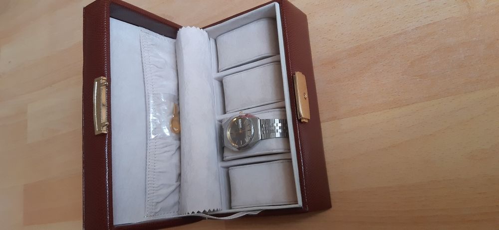 Caseta din piele ptr Bijuterii si Ceasuri, cu cheie, model deosebit