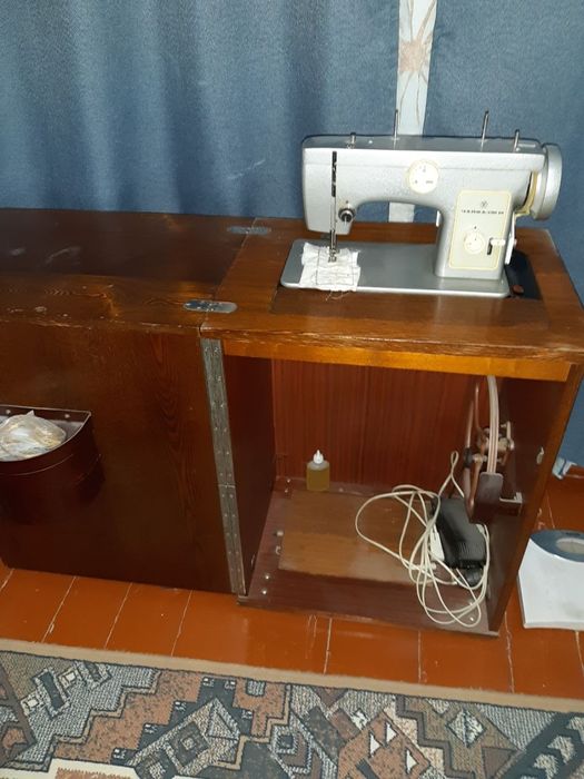 Швейная машина Чайка 132М