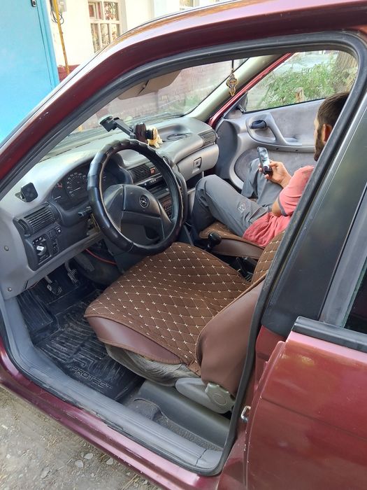 Продам Опель астра 92 год